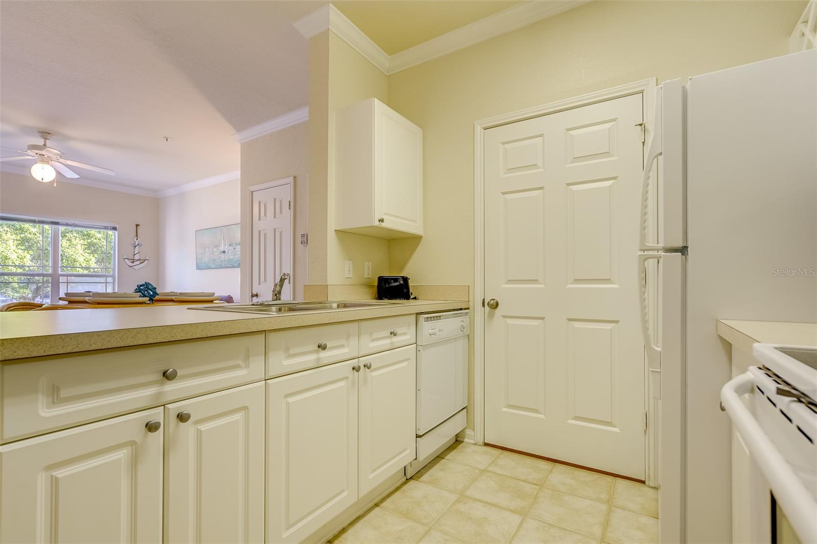 RESIDENCE AT RENAISSANCE - Residential Lease