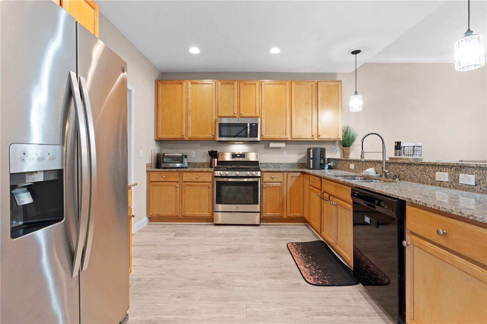 TOWNHOMES AT CYPRESS - Residential