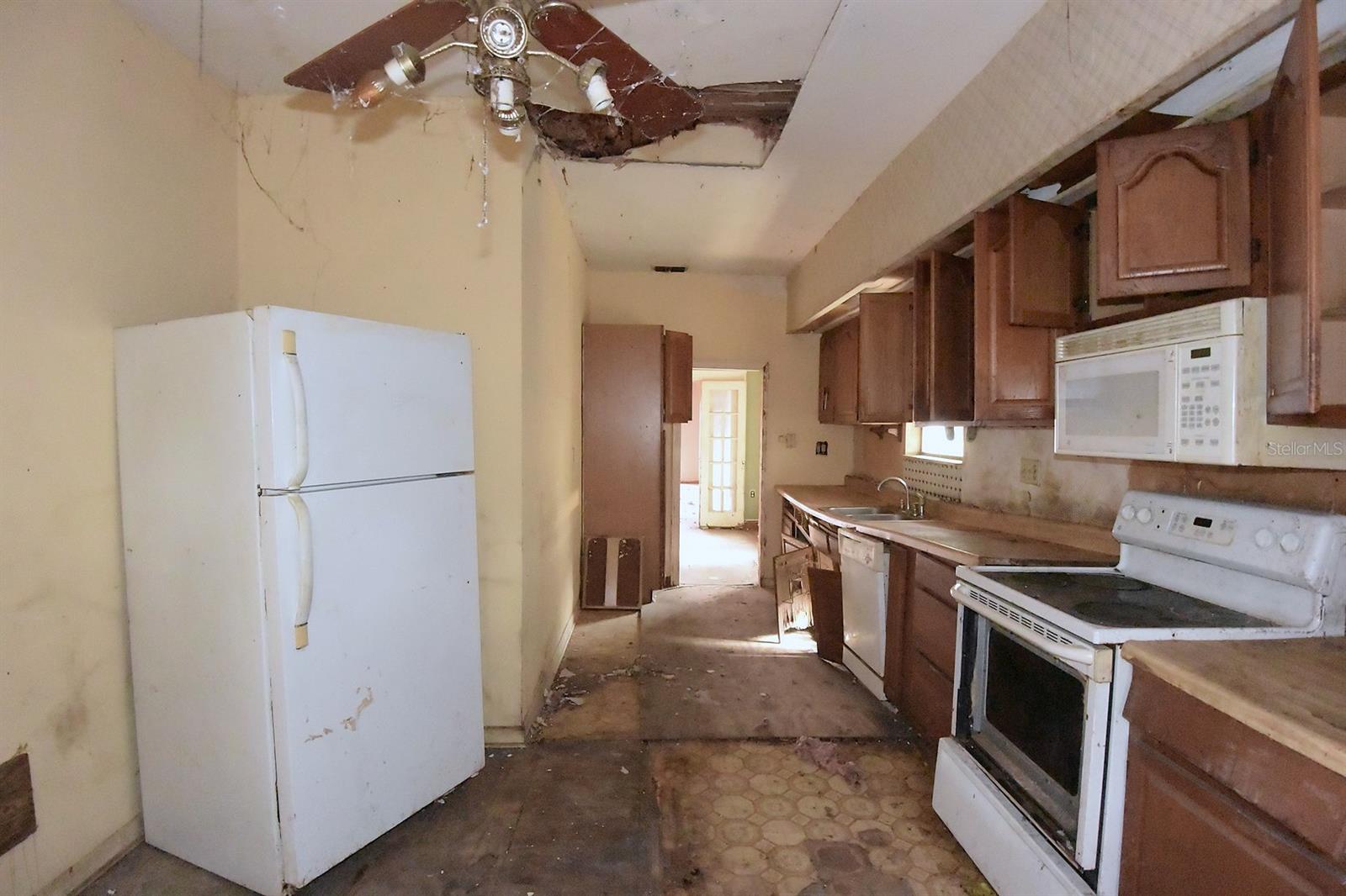 WEST SUWANEE HEIGHTS - Residential