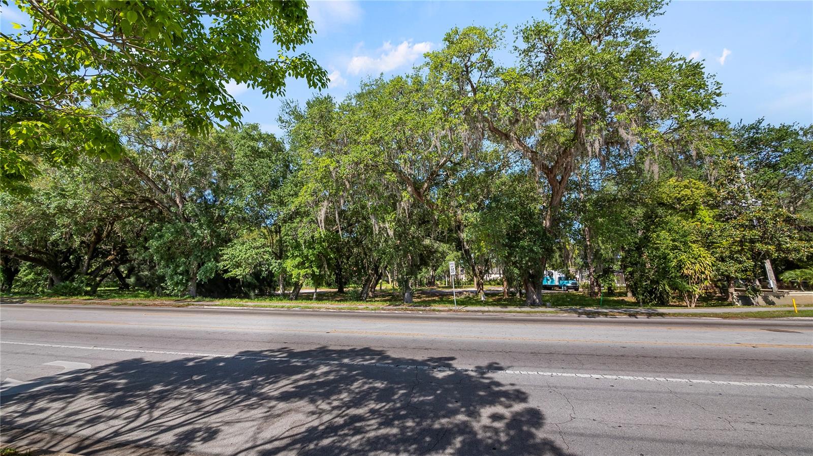 AMBASSADOR PARK - Land