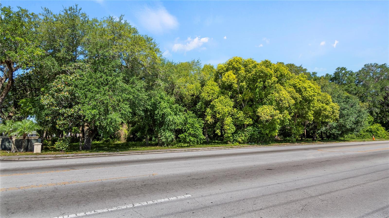 AMBASSADOR PARK - Land