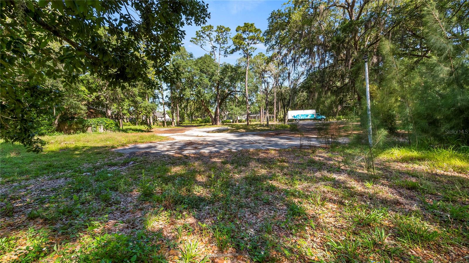 AMBASSADOR PARK - Land