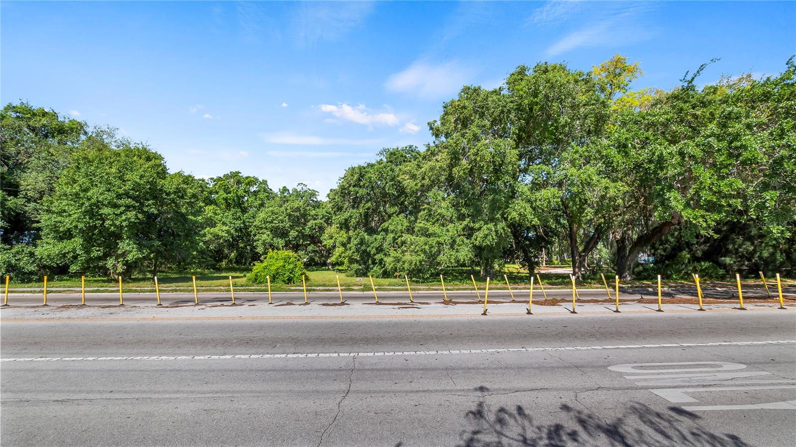 AMBASSADOR PARK - Land