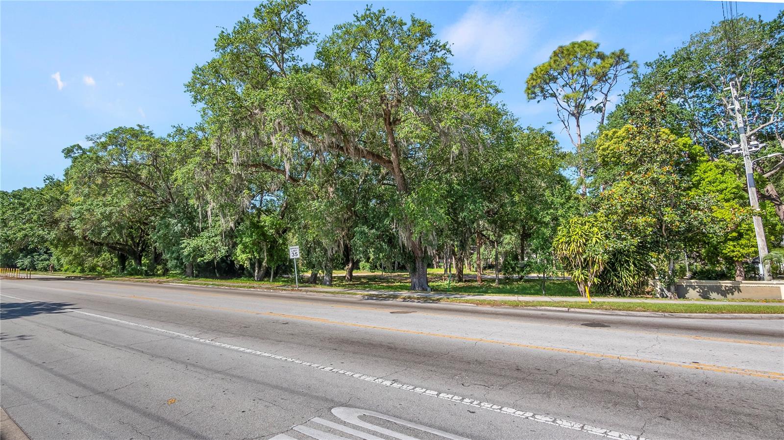 AMBASSADOR PARK - Land