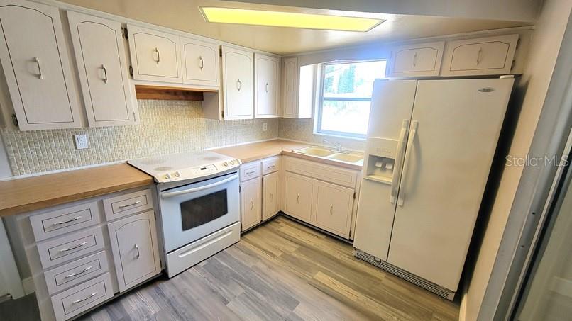 REGENCY PARK - Residential Lease