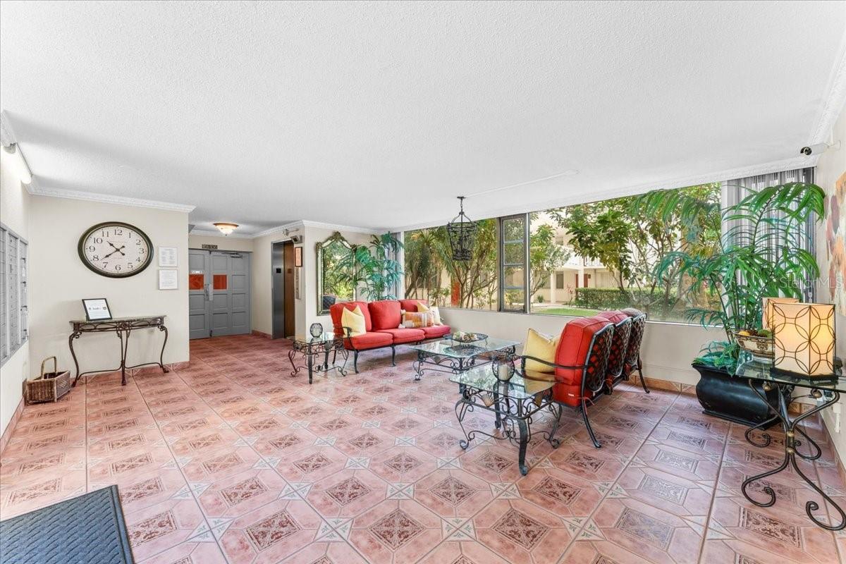 SEVILLE CONDO 11 - Residential