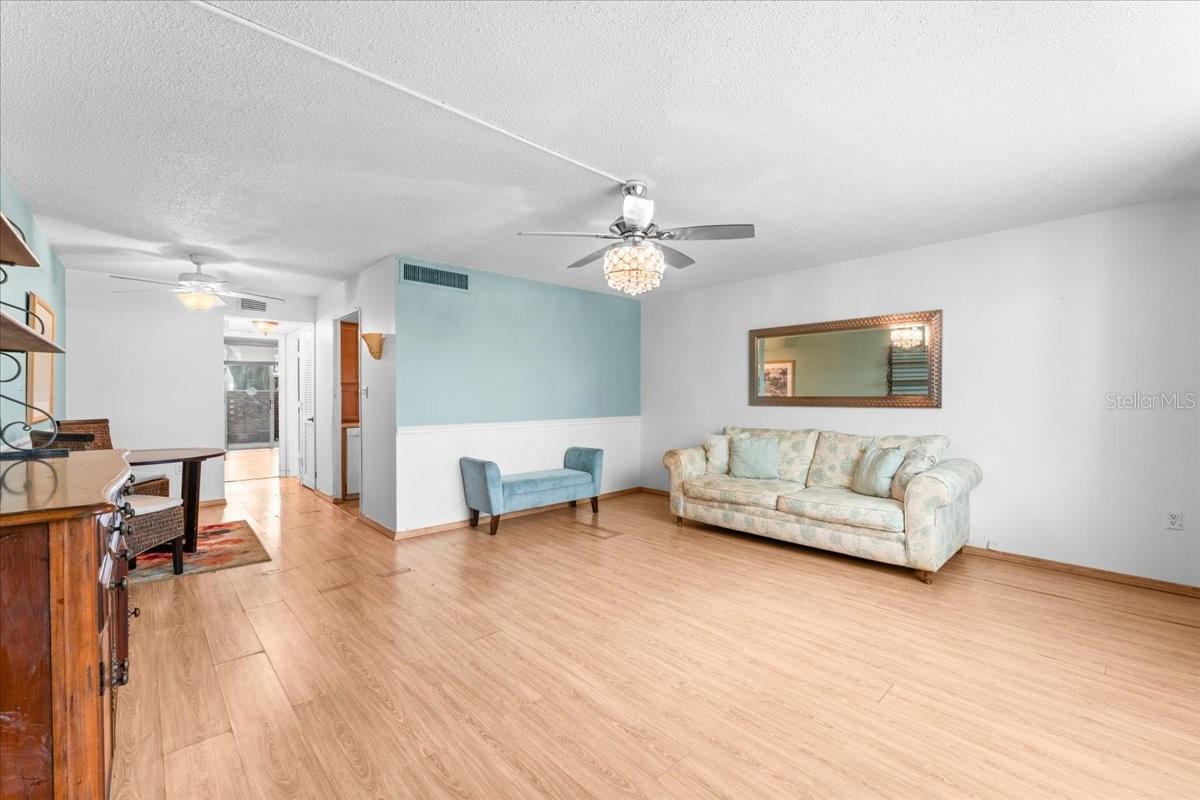 SEVILLE CONDO 11 - Residential