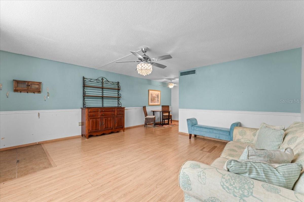SEVILLE CONDO 11 - Residential