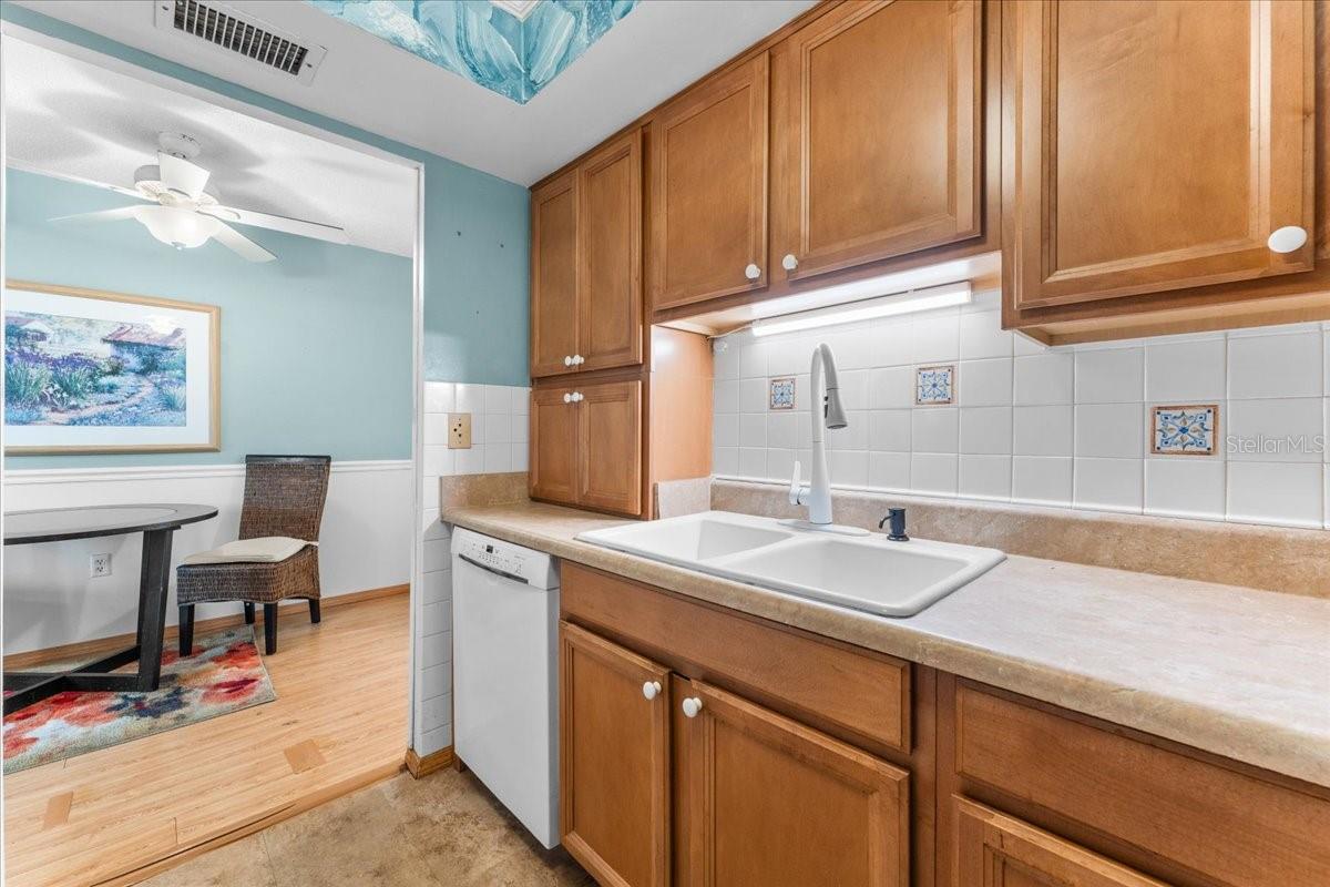 SEVILLE CONDO 11 - Residential