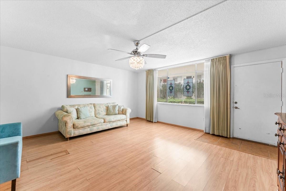 SEVILLE CONDO 11 - Residential