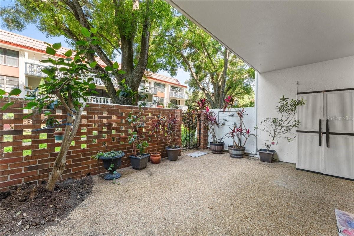 SEVILLE CONDO 11 - Residential