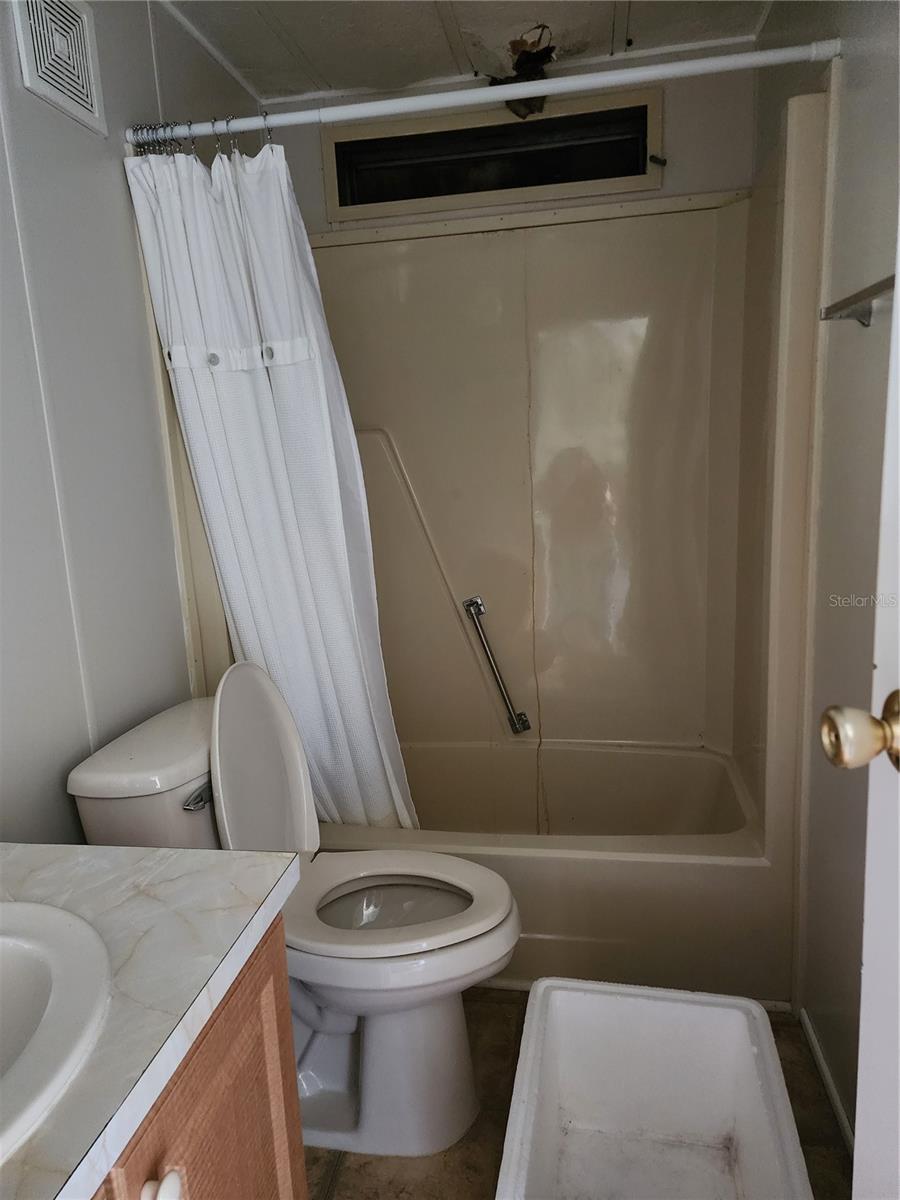 POLYNESIAN VILLAGE - Residential