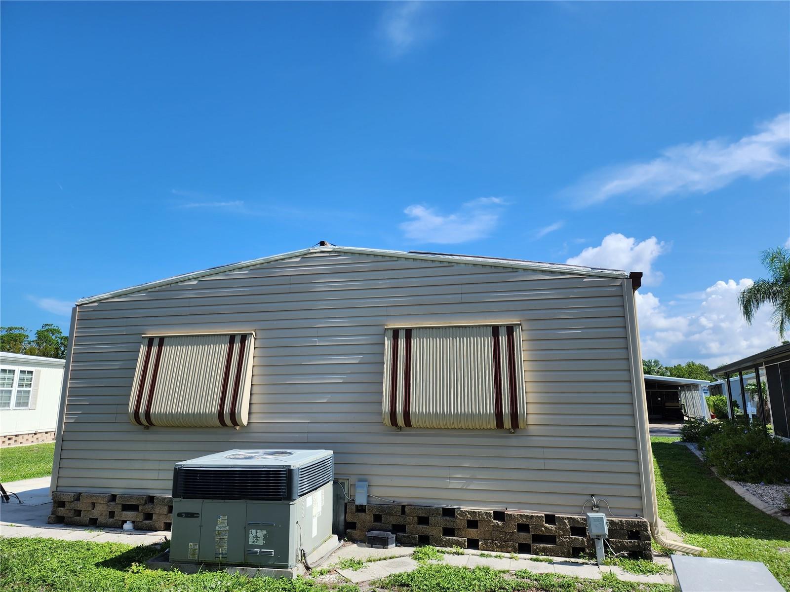 POLYNESIAN VILLAGE - Residential