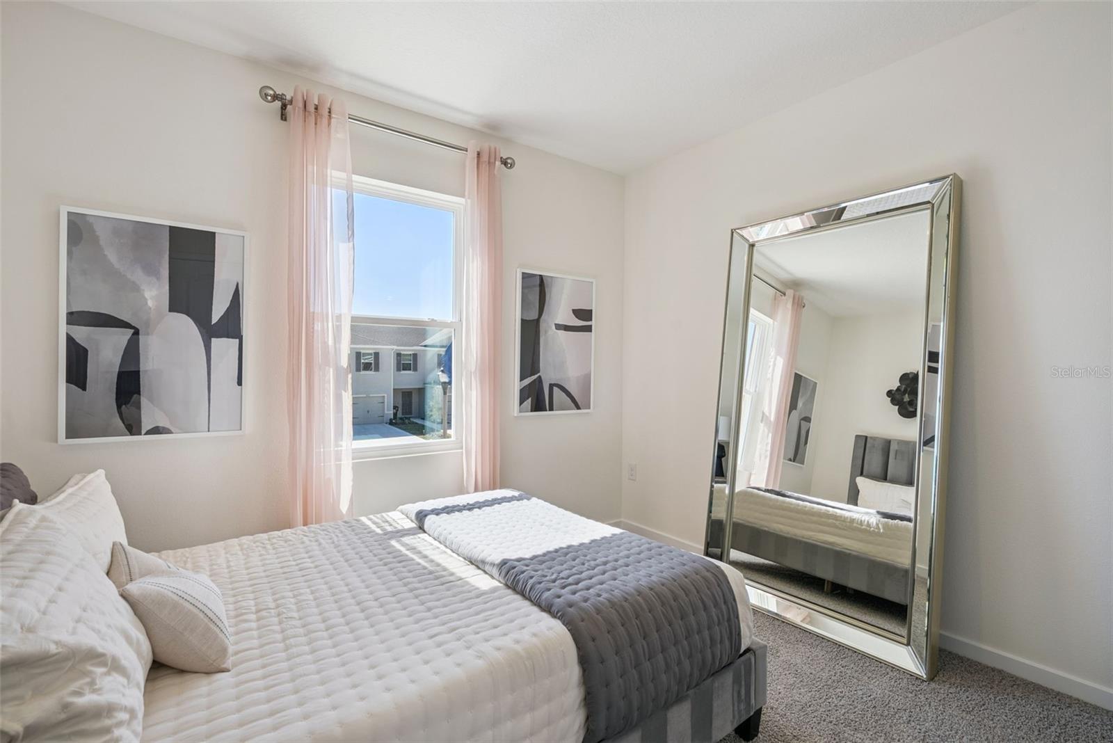 OAK POINTE - Residential