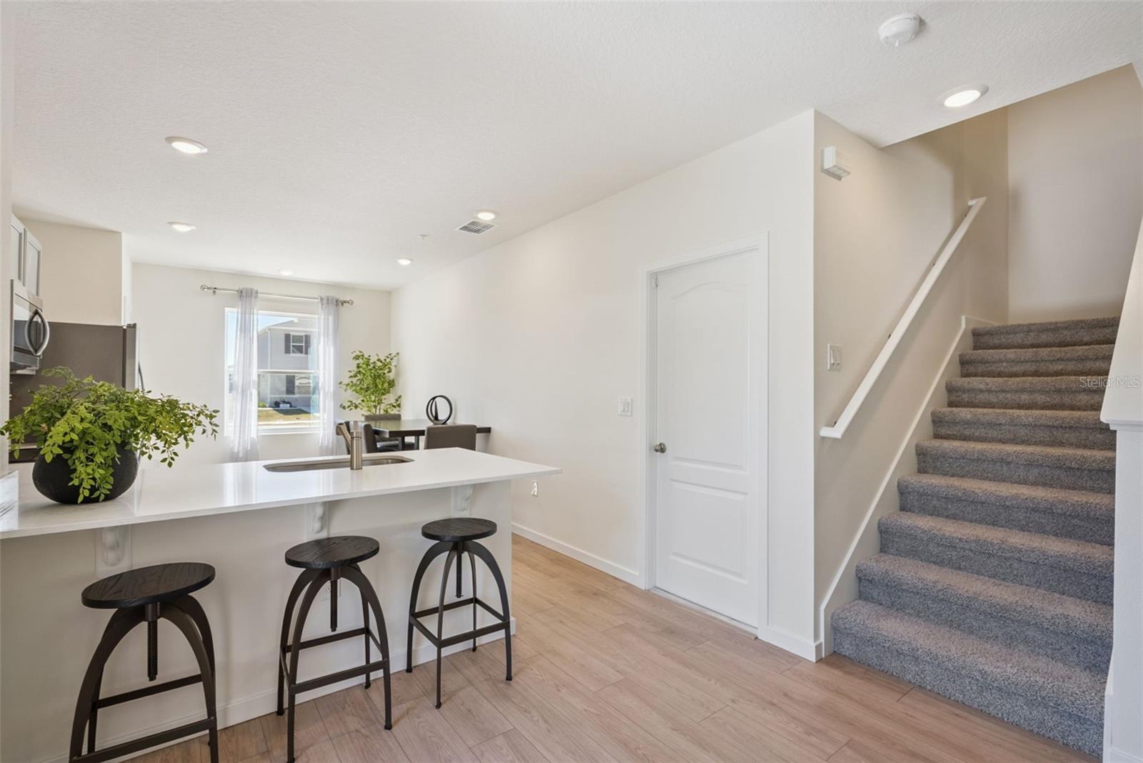 OAK POINTE - Residential