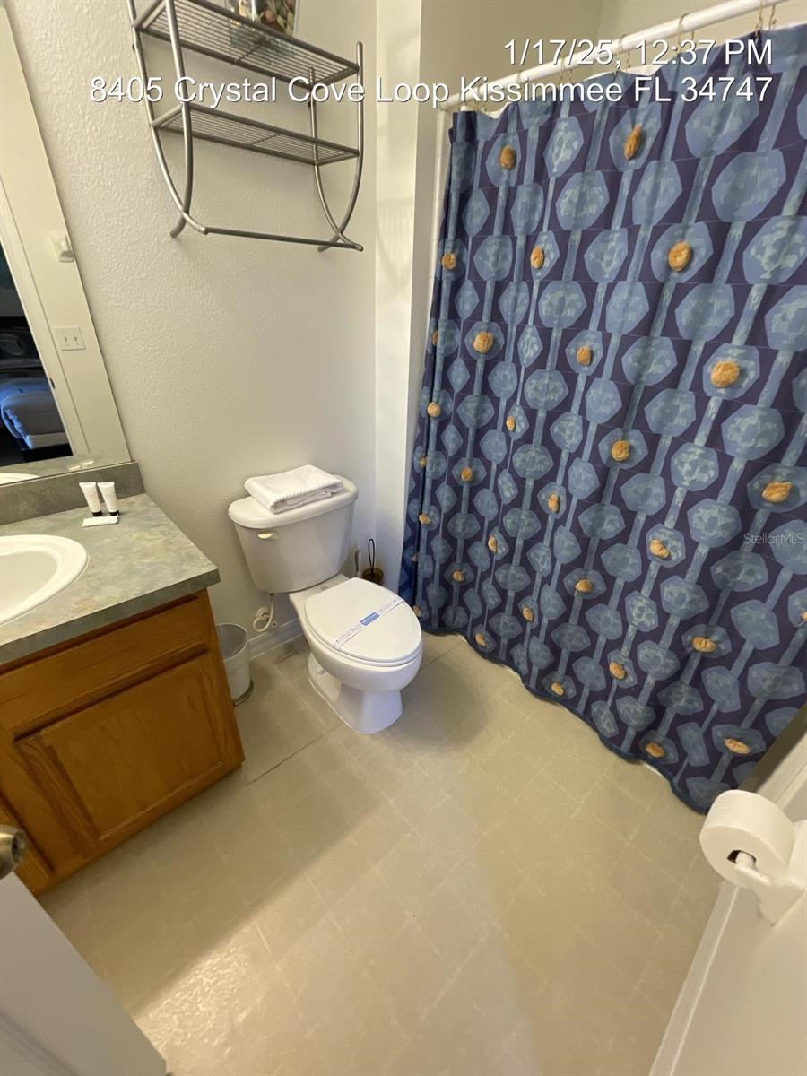 EMERALD ISLAND RESORT - Residential Lease