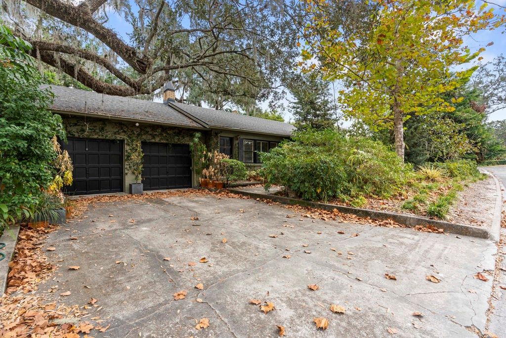 Photo of 617 S Riverhills Drive, Temple Terrace, FL 33617 (MLS # TB8453607)