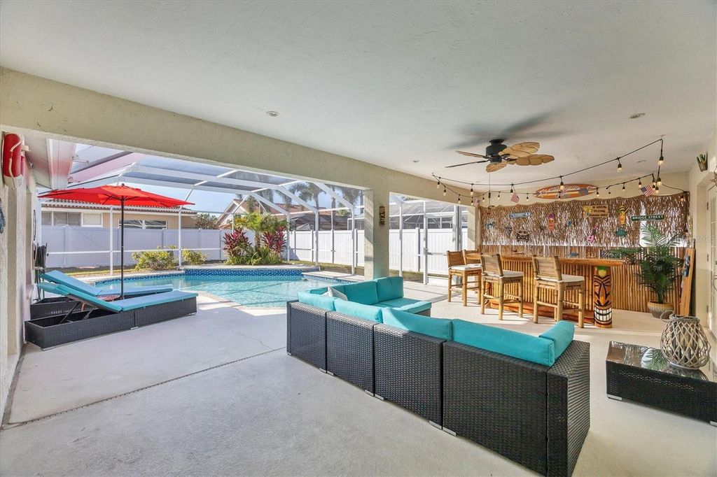 Photo of 4525 Windsor Court E, Bradenton, FL 34203 (MLS # A4673214)