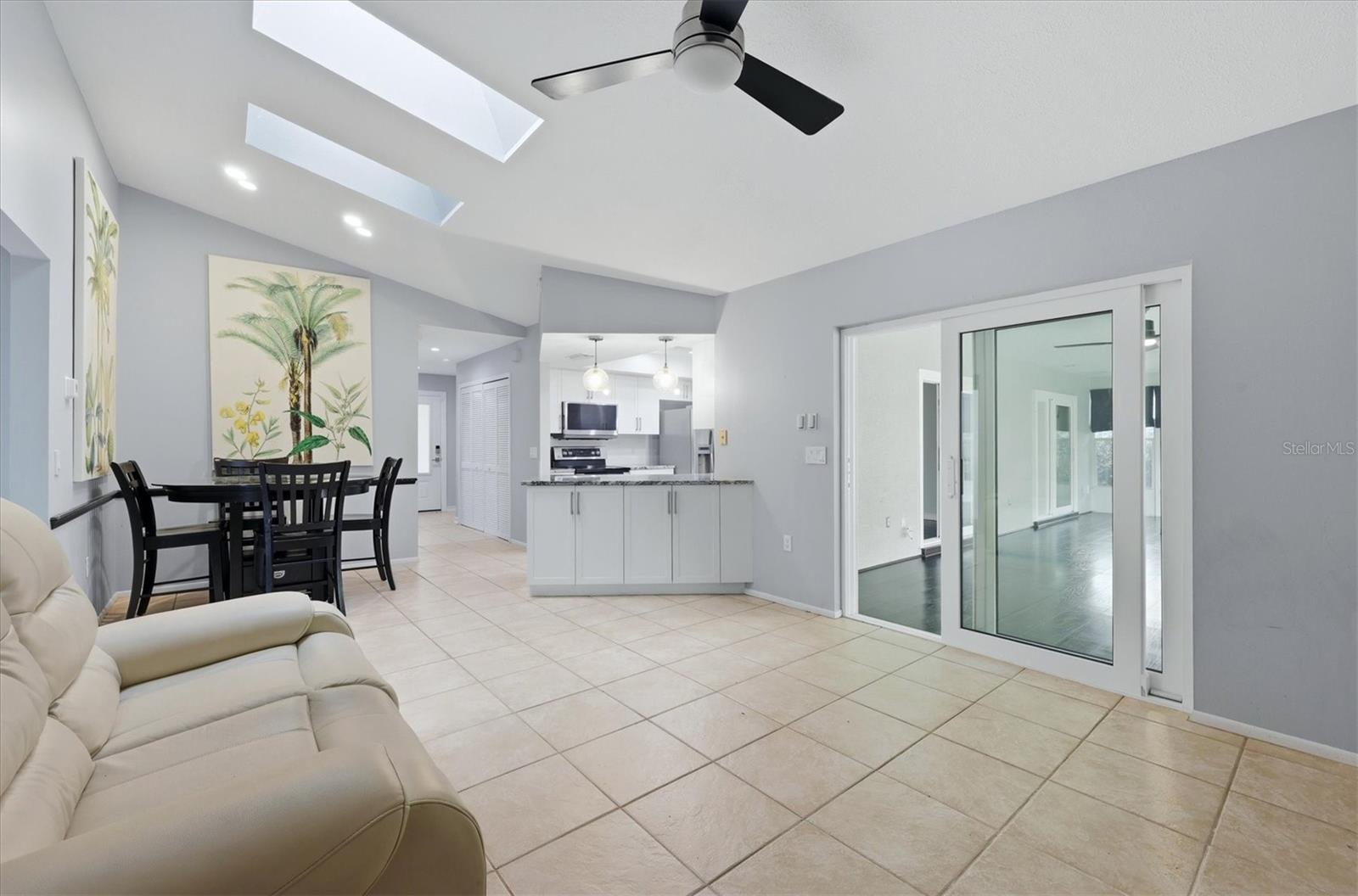 COLONIAL OAKS - Residential