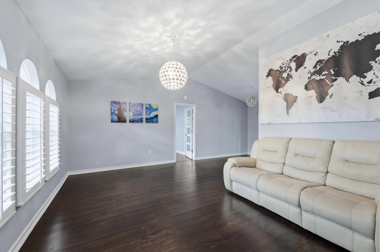 COLONIAL OAKS - Residential