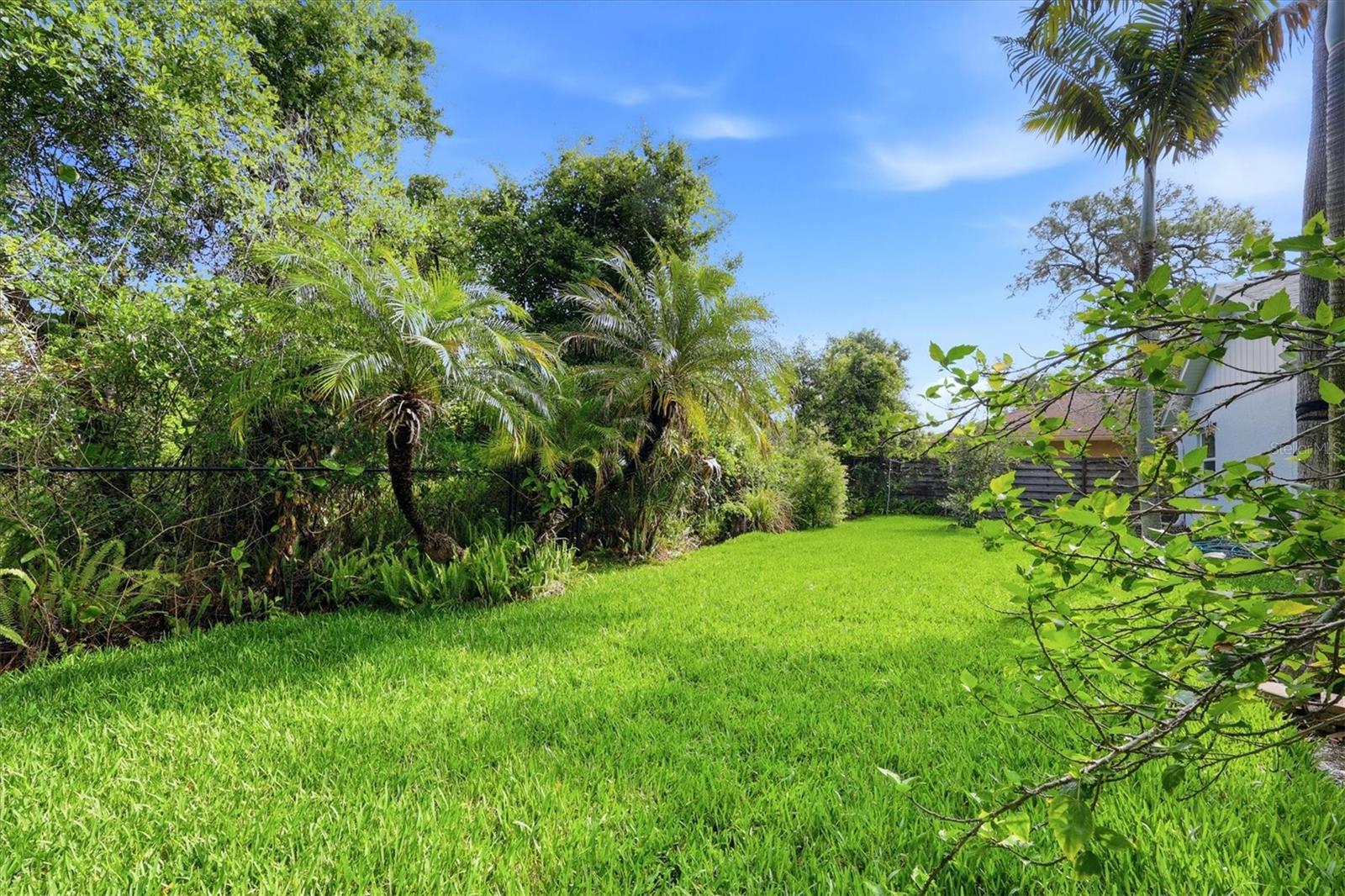 COLONIAL OAKS - Residential