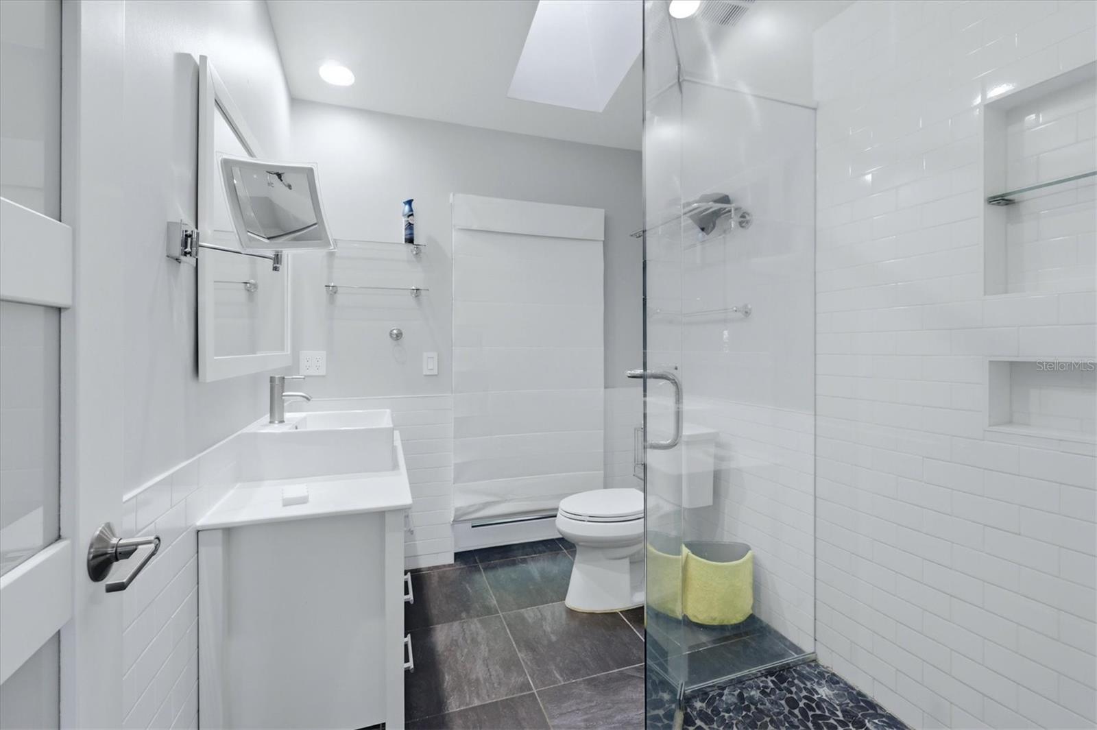 COLONIAL OAKS - Residential