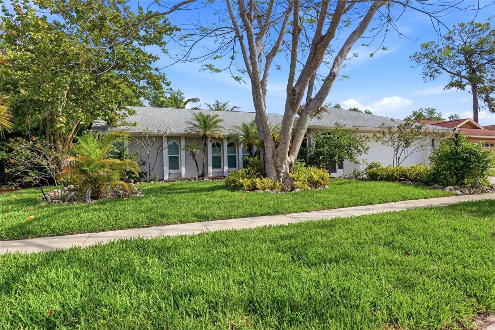 COLONIAL OAKS - Residential