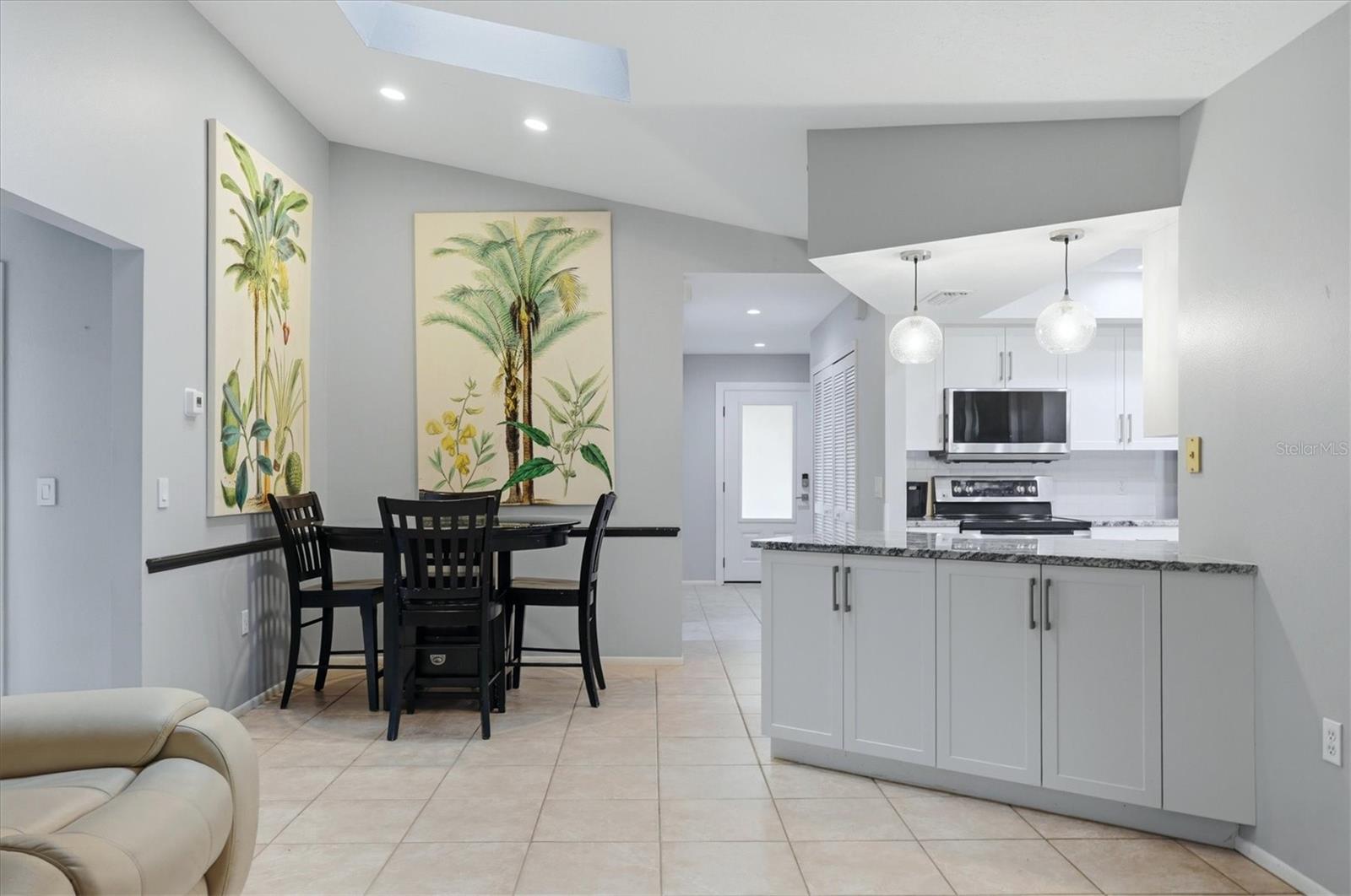 COLONIAL OAKS - Residential