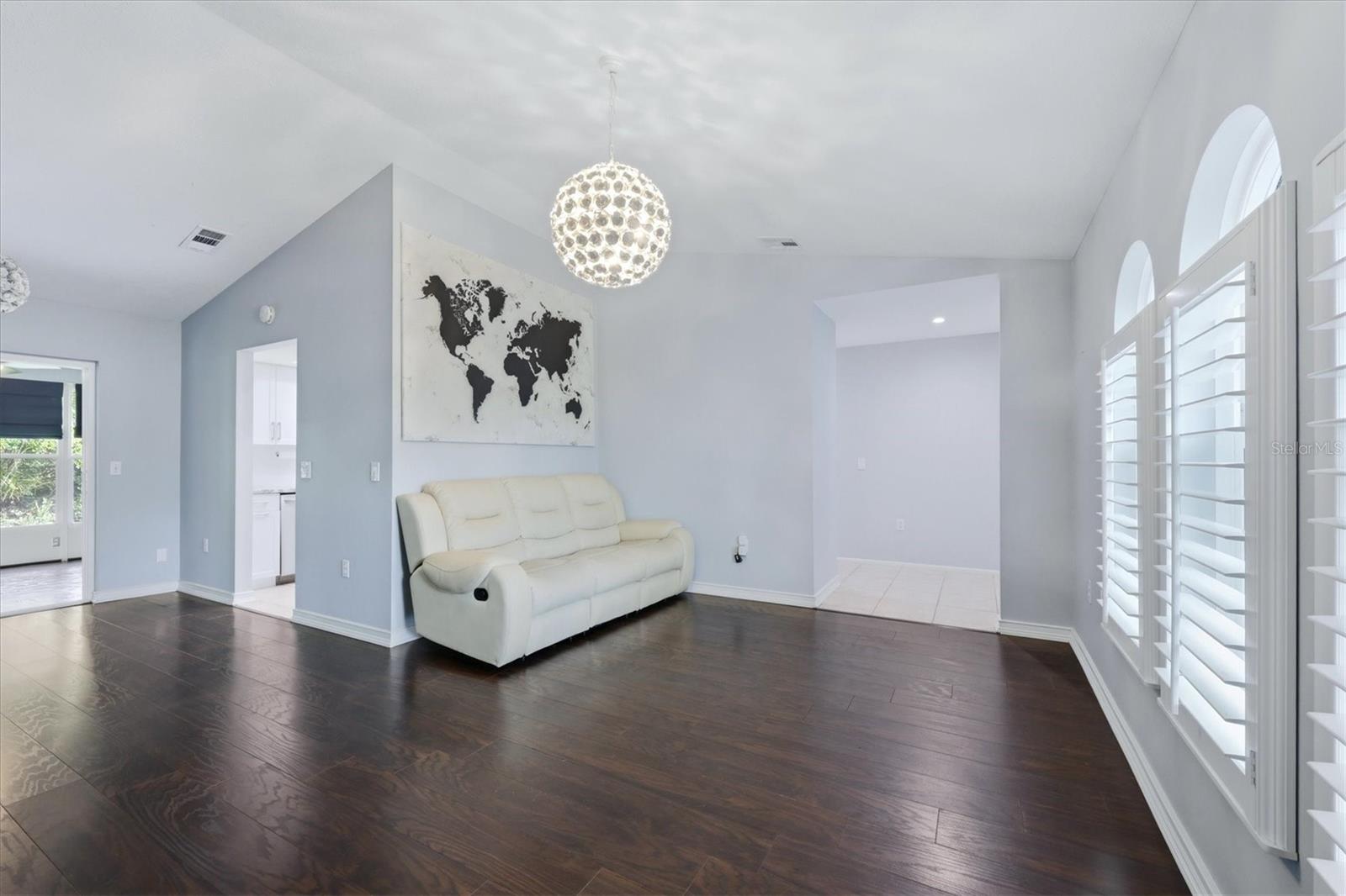 COLONIAL OAKS - Residential