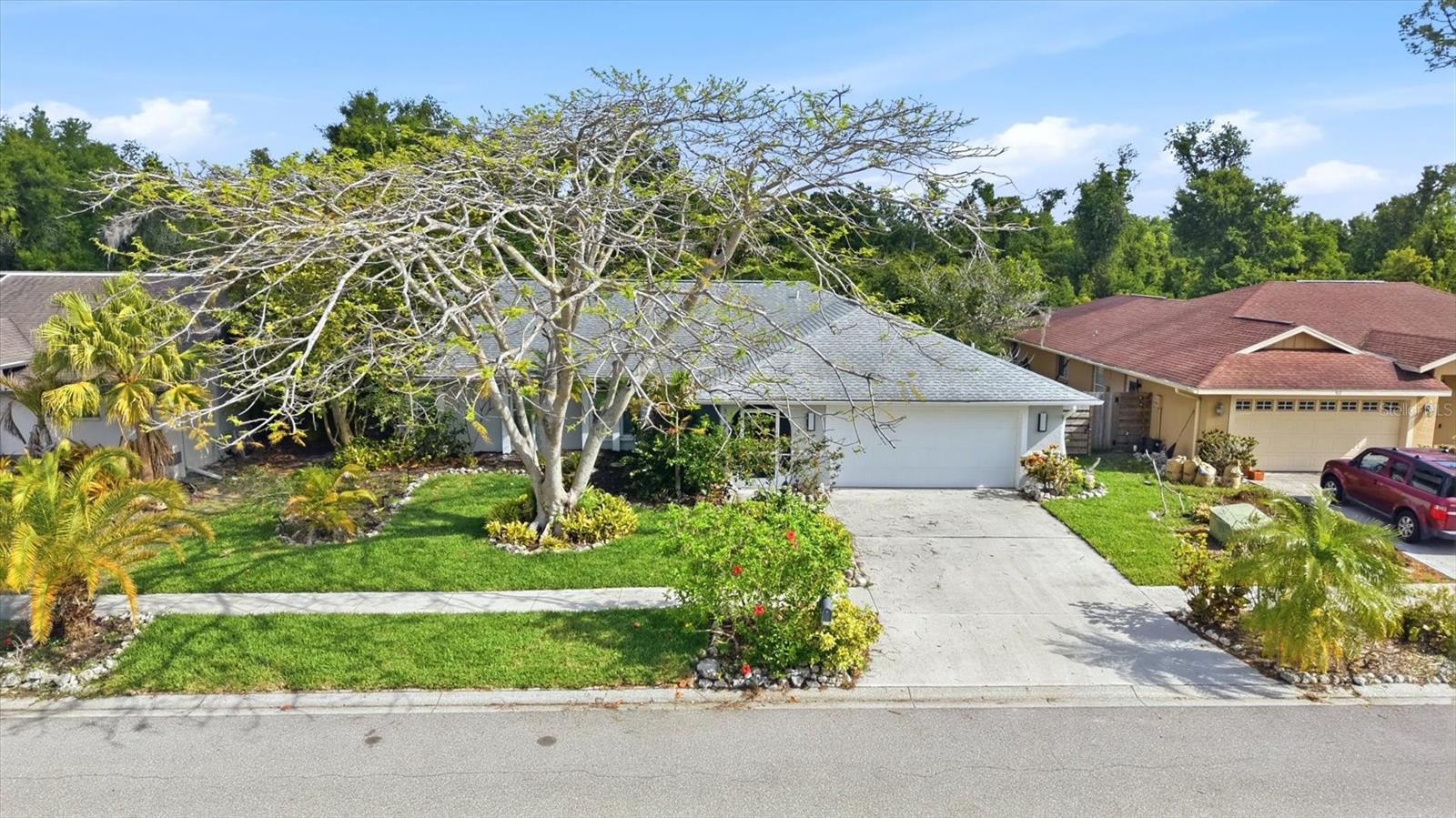 COLONIAL OAKS - Residential