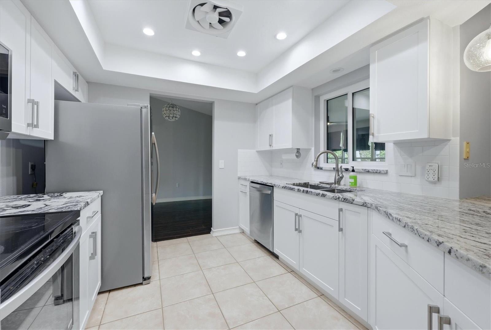 COLONIAL OAKS - Residential