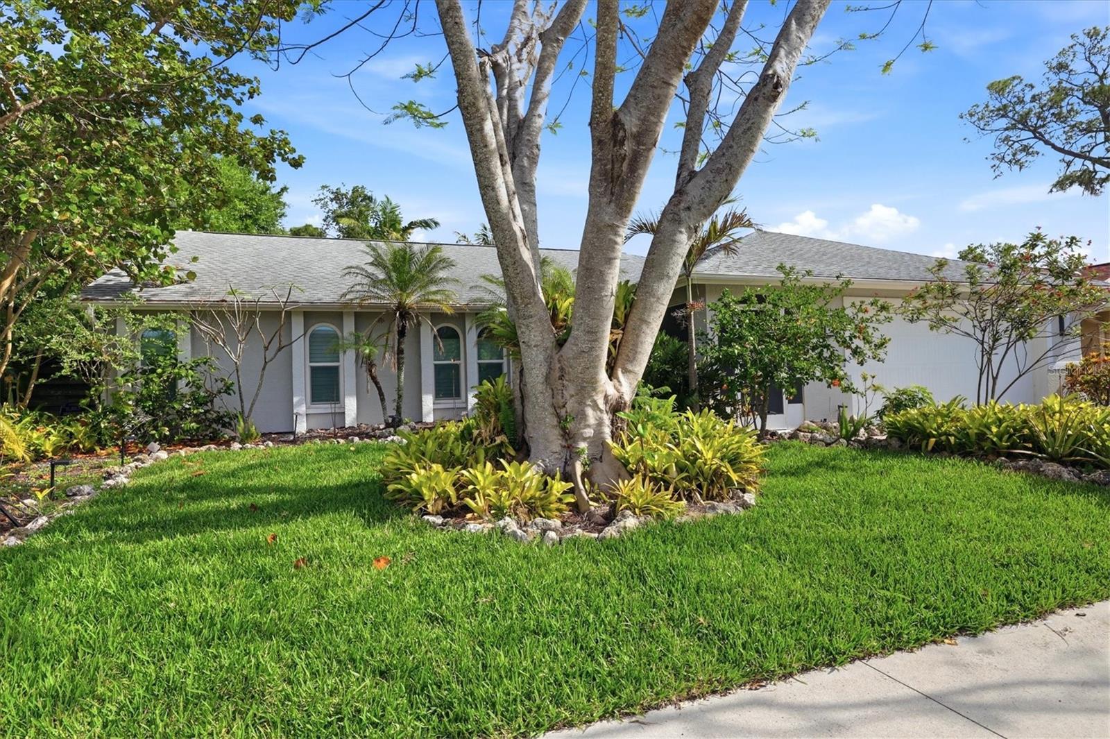 COLONIAL OAKS - Residential