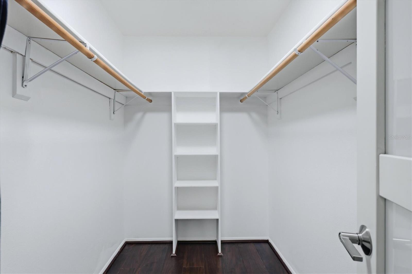 COLONIAL OAKS - Residential