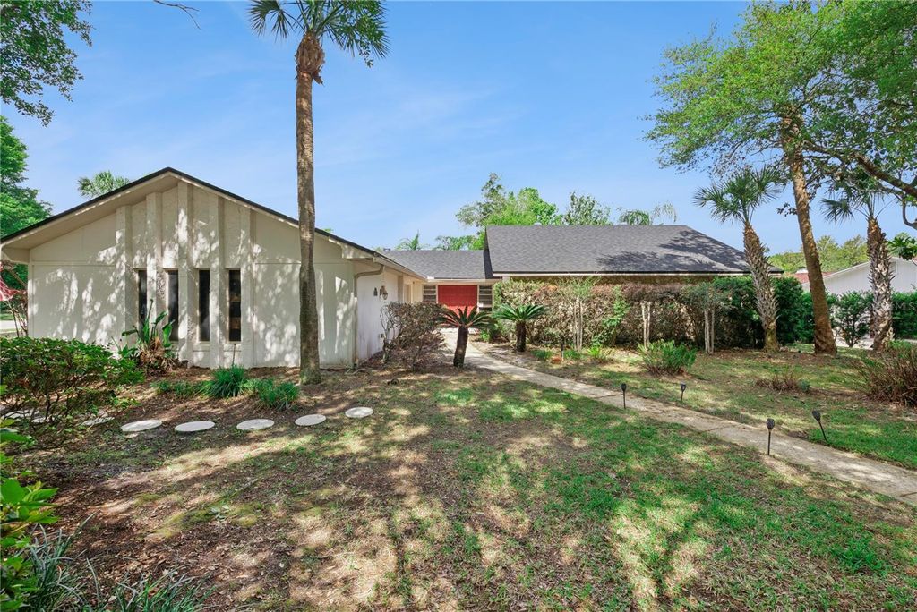 Photo of 306 Hickory Drive, Longwood, FL 32779 (MLS # O6402271)