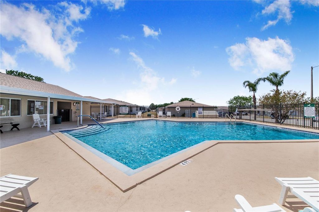 Photo of 151 Winter Ridge Drive #151, Winter Haven, FL 33881 (MLS # P4934631)