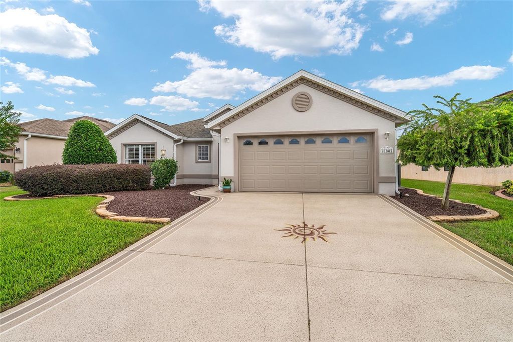 Photo of 10882 SE 170th Lane Road, Summerfield, FL 34491 (MLS # OM710659)