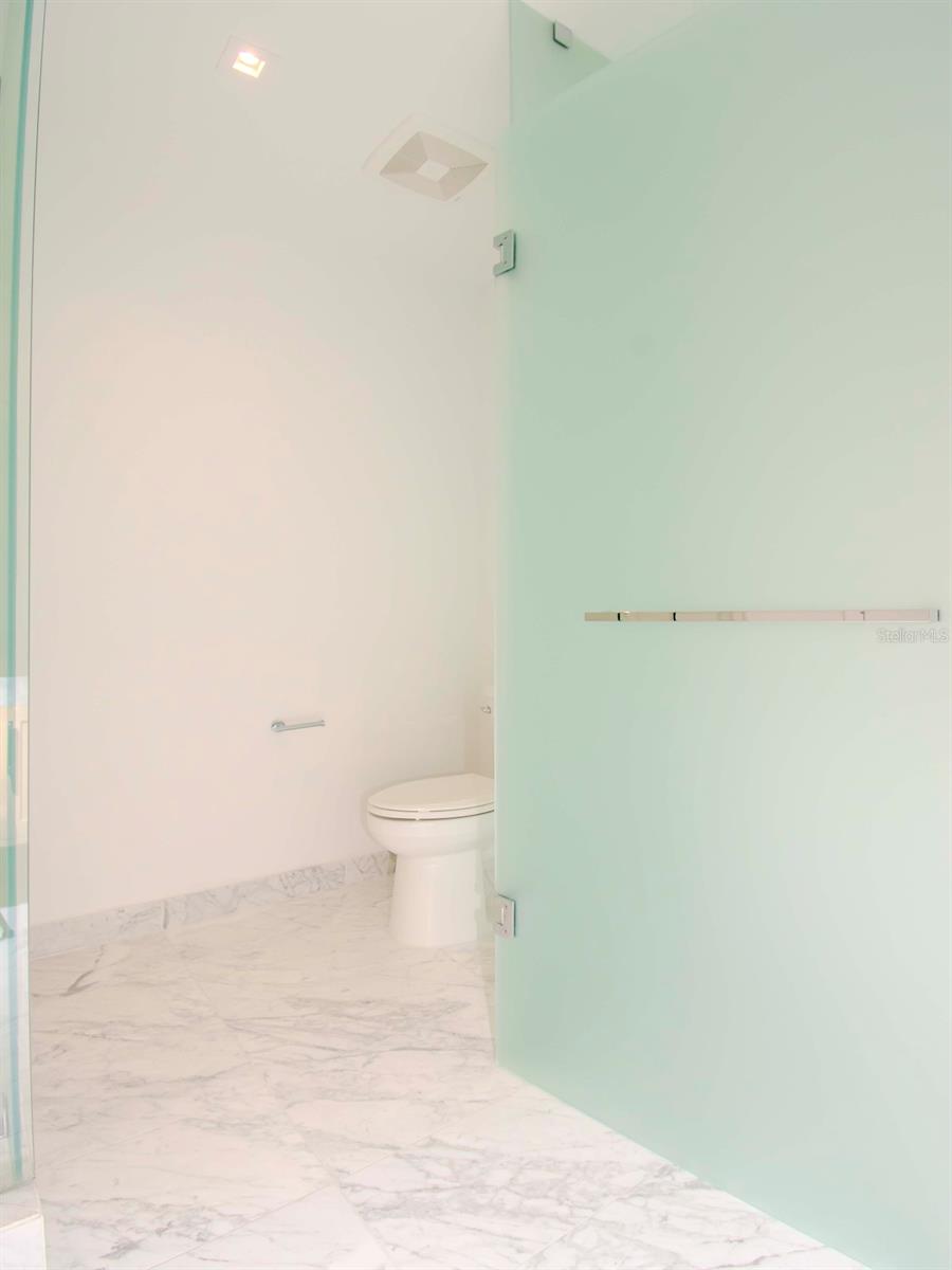 3105 BAY OAKS CONDOMINIUM UNIT 1002 - Residential