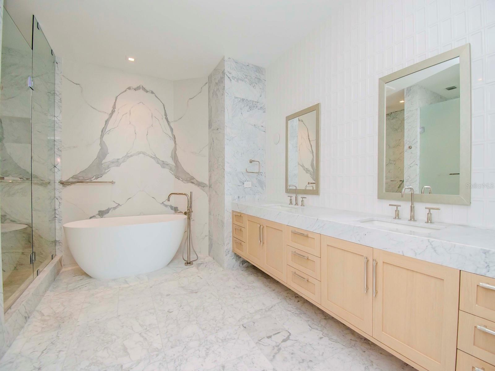 3105 BAY OAKS CONDOMINIUM UNIT 1002 - Residential