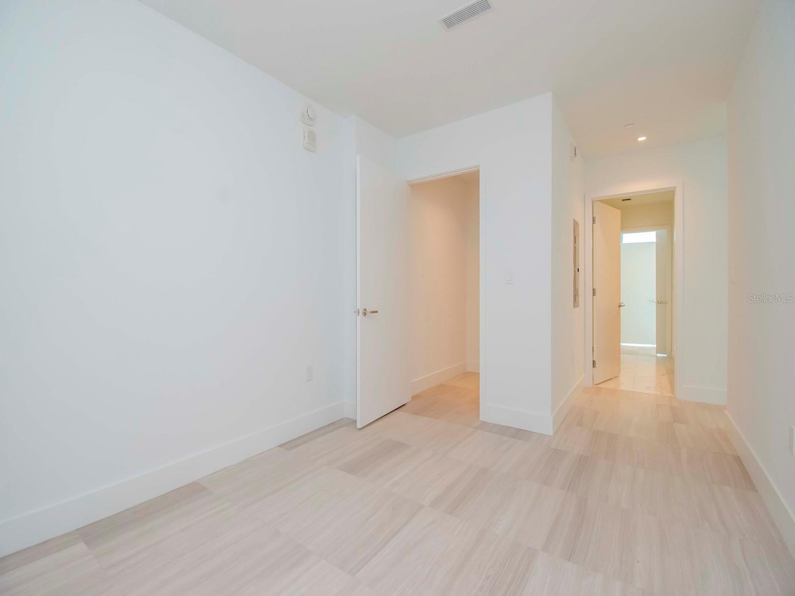 3105 BAY OAKS CONDOMINIUM UNIT 1002 - Residential