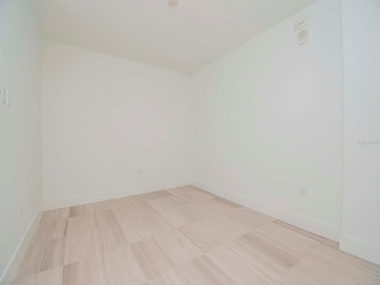 3105 BAY OAKS CONDOMINIUM UNIT 1002 - Residential