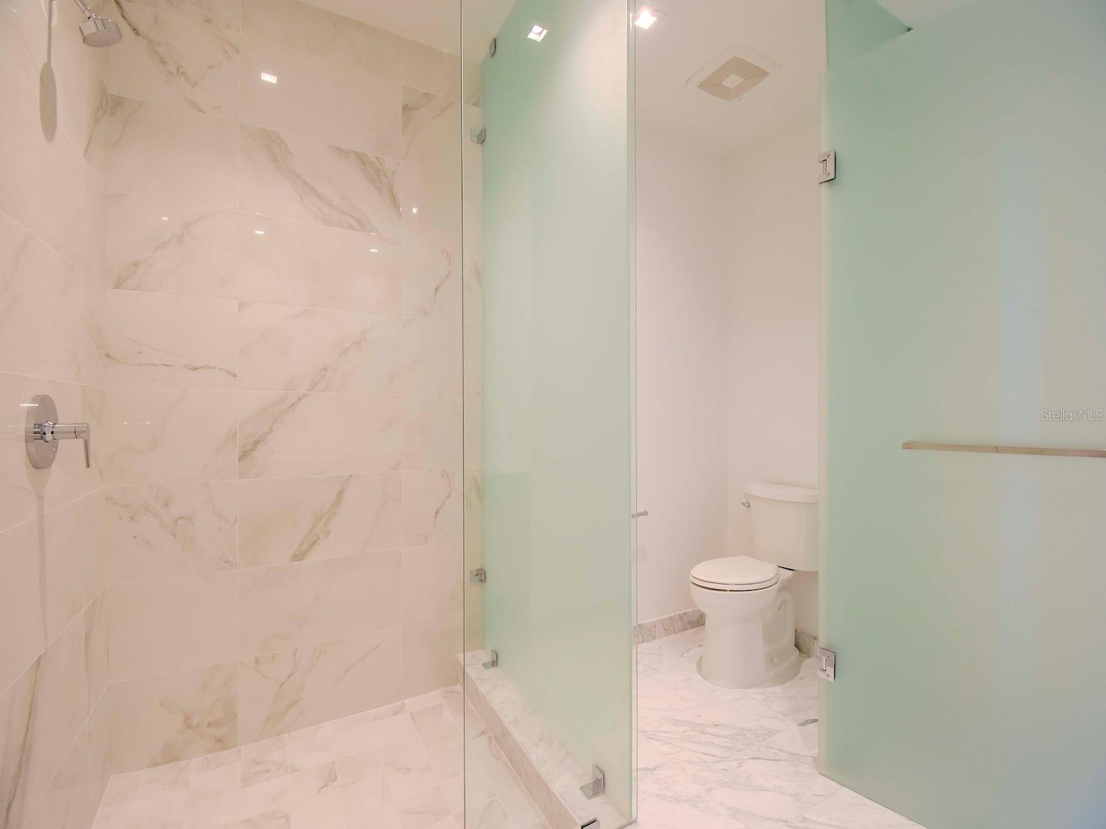 3105 BAY OAKS CONDOMINIUM UNIT 1002 - Residential