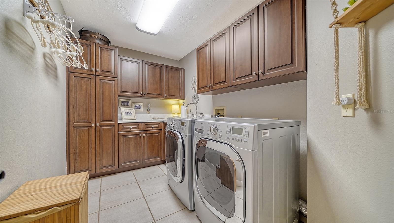 QUEENS HARBOUR - Residential