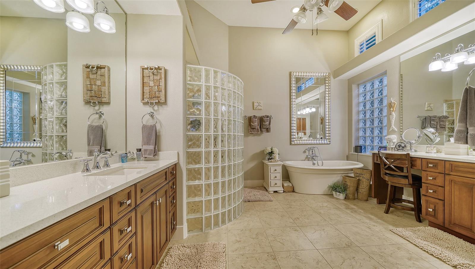 QUEENS HARBOUR - Residential