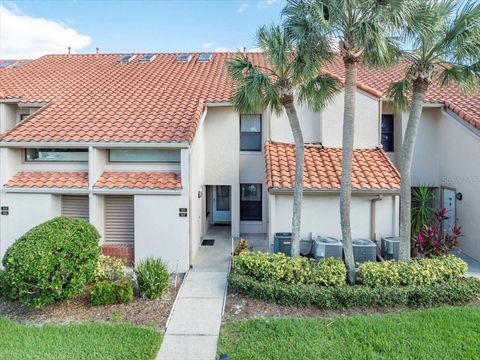 A home in WINTER HAVEN