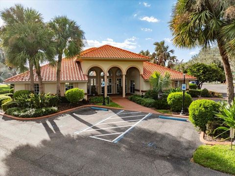 A home in WINTER HAVEN