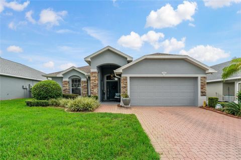 A home in WINTER HAVEN