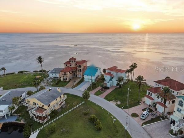 6421 DRIFTWOOD DRIVE