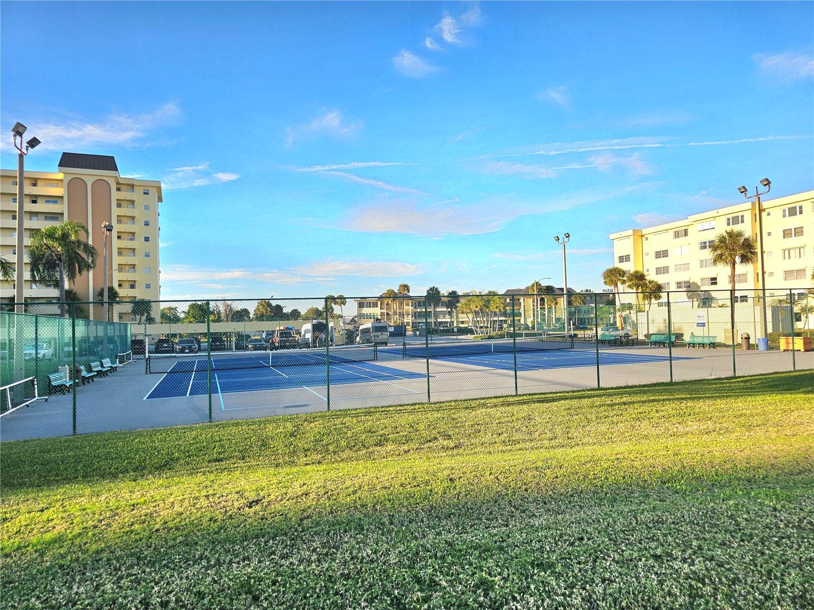 CONCORD TOWERS CONDO - Residential