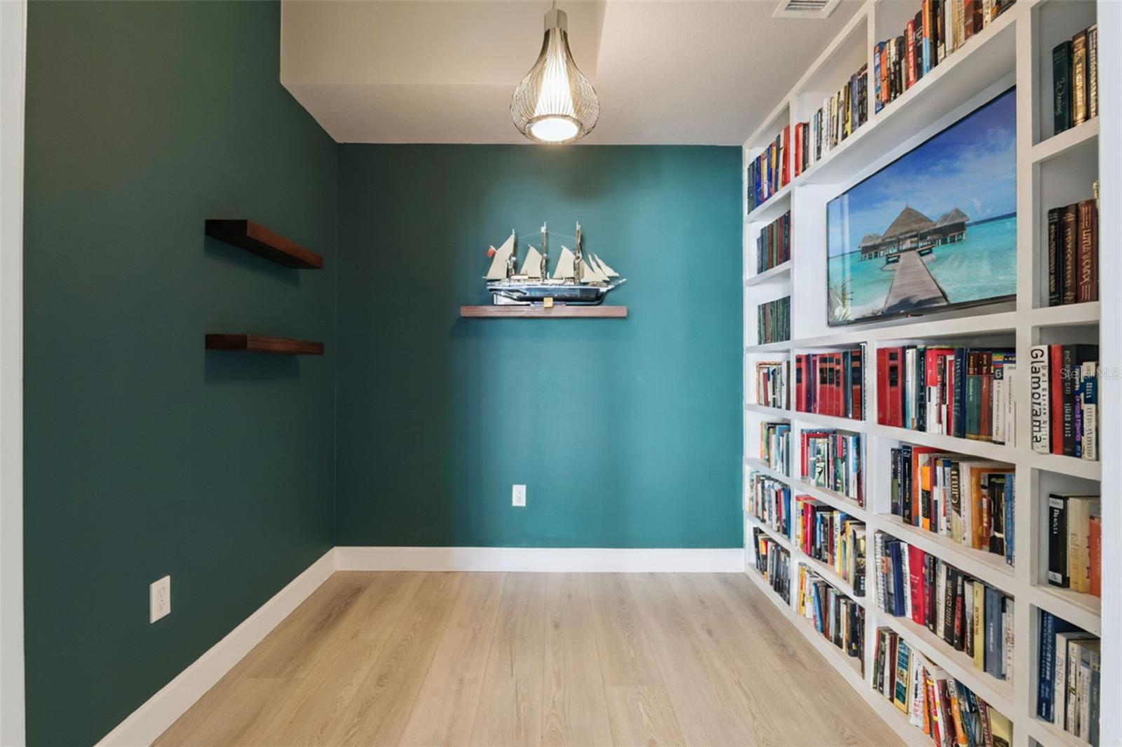 SANCTUARY DOWNTOWN CONDO - Residential