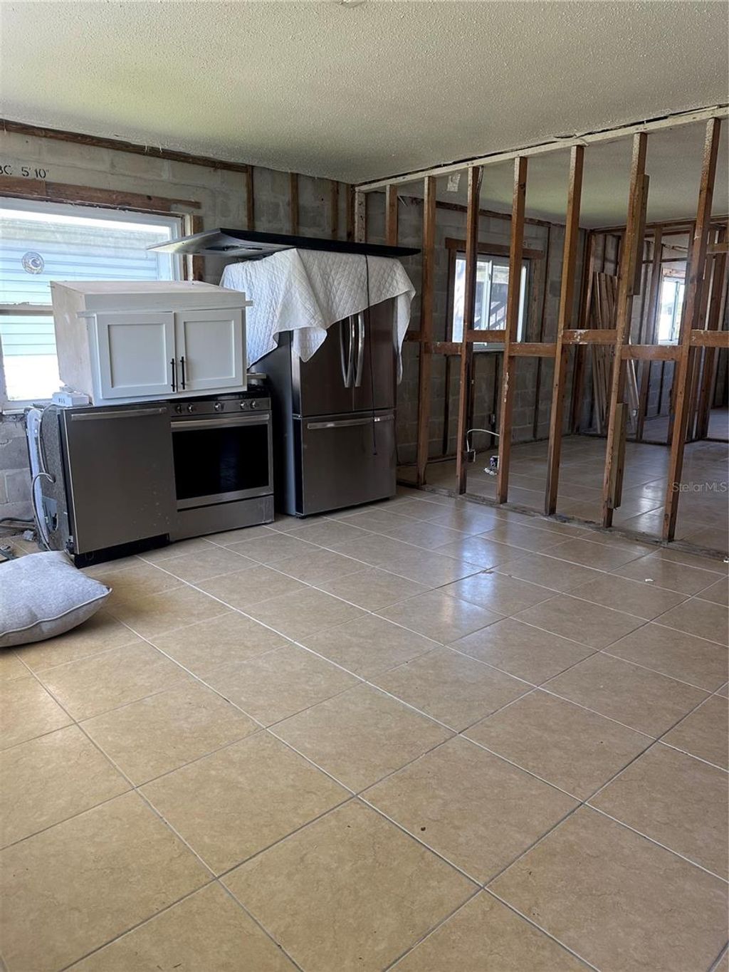 Photo of 1811 New Hampshire Avenue NE, St Petersburg, FL 33703 (MLS # TB8429803)
